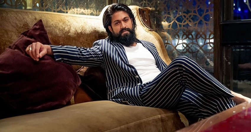 Yash: कन्नड़ सुपरस्टार यश भी केजीएफ 2 के साथ इस लिस्ट में शामिल हो चुके हैं। 