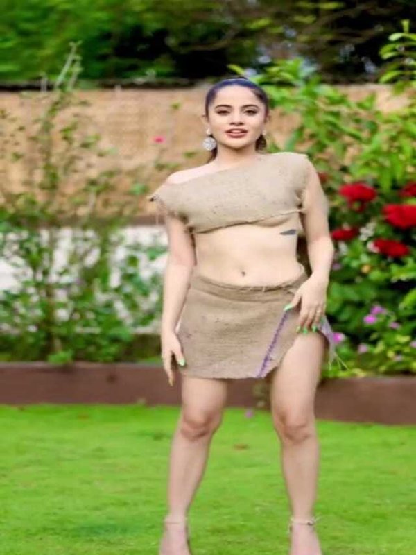 URFI JAVED IN BORI KI DRESS