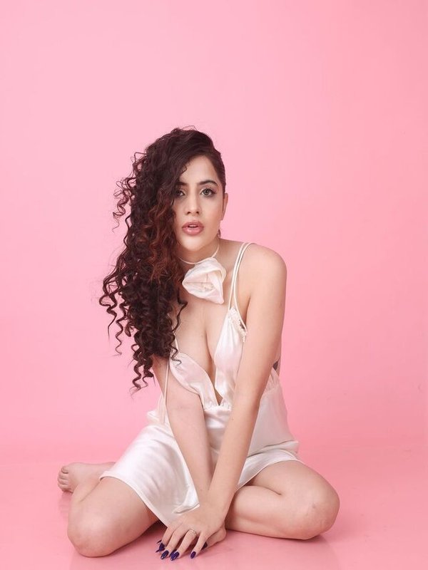 URFI JAVED IS POPULAR NOW - GOT THE POSITION IN ASIAN GOOGLE SEARCH