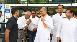 राज्यसभा चुनावः नाराज चल रहे 6 विधायकों को गहलोत ने मनाकर सभी को किया भौचक, जानें कैसे बदले समीकरण