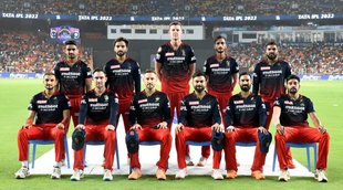 Royal Challengers Bangalore Mohammad Siraj Virat Kohli Dinesh Karthik Watch Video AAKASH CHOPRA