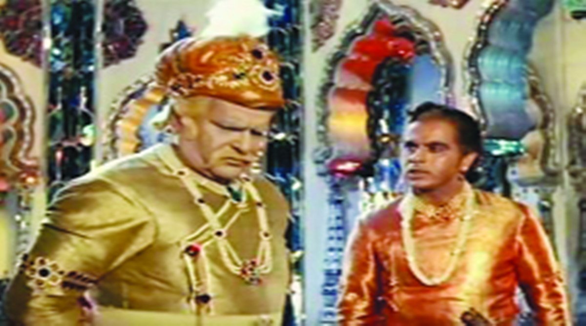 सिनेमा में इतिहास : हंगामा है यों बरपा