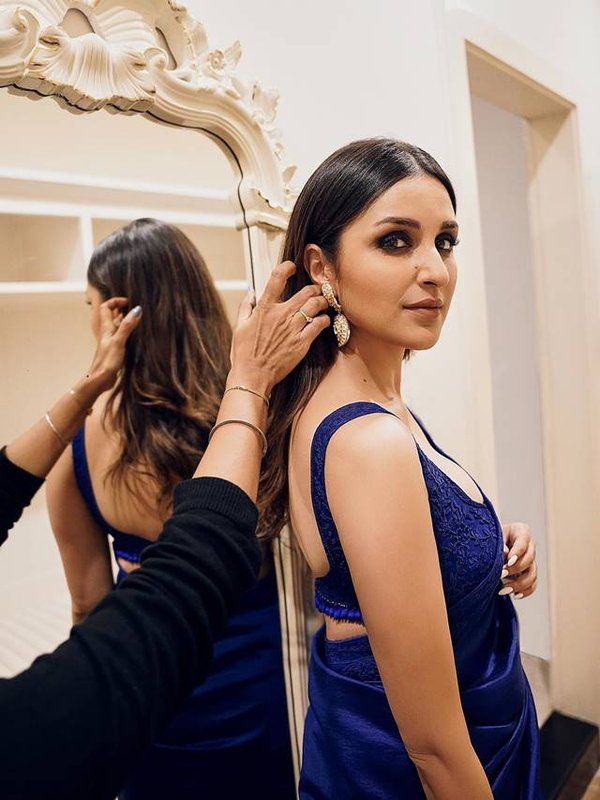parineeti in blue saree