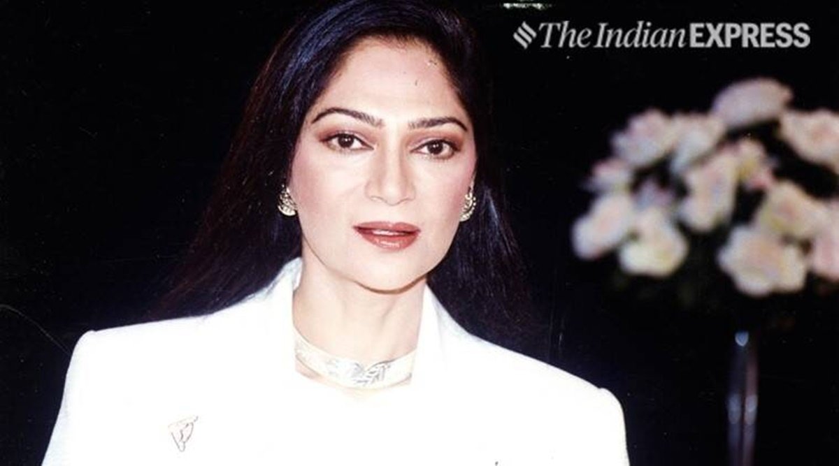 Simi Garewal, Uddhav Thakrey Simi Garewal, Uddhav Thakrey