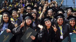 देश के वो 7 बैंक जो लेते हैं Education Loan पर सबसे कम ब्याज, जानें 20 लाख के कर्ज पर कितना होगा EMI