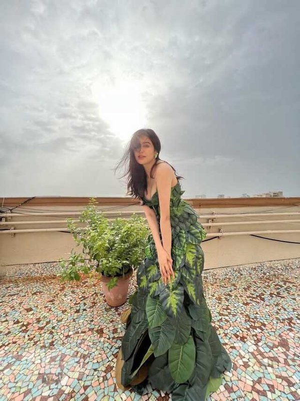 ADAH SHARMA IN AJEEBO GAREEB LEAF DRESS JUST LIKE URFI JAVED