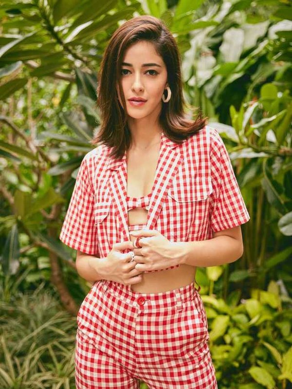 ANANYA PANDEY IN CHECK STYLE