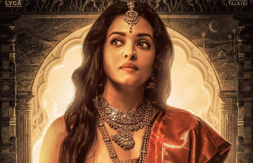 90 के दशक में कई ऐसी फिल्में आईं जिनमें एक्टर्स ने डबर रोल प्ले किया। इनमें से कई सुपरहिट साबित हुईं। एक बार फिर से आने वाले कुछ महीनों में ऐसी तमाम फिल्में रिलीज होने वाली हैं जिनमें कई बड़े सुपरस्टार्स डबल रोल में नजर आएंगे। आइए जानते हैं उनके नाम: