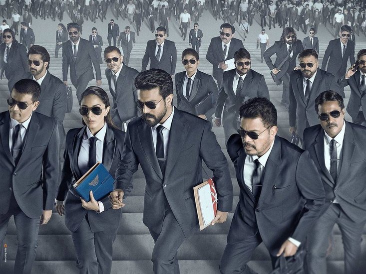 साउथ सुपरस्टार डायरेक्टर शंकर की आने वाली फिल्म आरसी 15 में राम चरण डबल रोल प्ले कर रहे हैं।