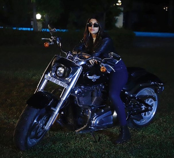 पारस का कहना था कि आकांक्षा ने मीडिया में कई ऐसी बातें कही हैं जो कि बाहर नहीं आनी चाहिए थीं। (Photo: Akanksha Puri Instagram)