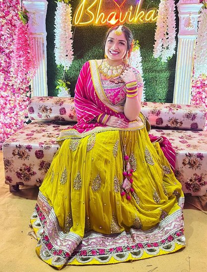 आम्रपाली के अनुसार सौरभ हमेशा से उनका क्रश रहे हैं और आज से नहीं, वह तब से आम्रपाली का क्रश हैं जब सौरभ 'रीमिक्स' टीवी शो में काम कर रहे थे। (Photo: Amrapali Dubey Instagram) (यह भी पढ़ें: ‘निरहुआ को मिलना चाहिए ऑस्कर..’, जानिए ऐसा क्यों सोचती हैं आम्रपाली दुबे)