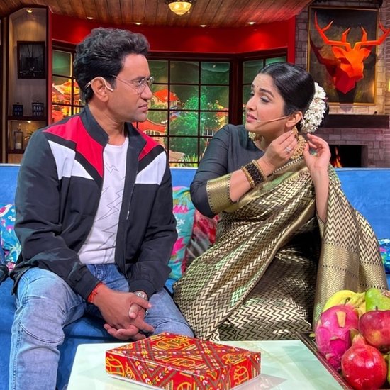 उन्होंने कहा कि जितनी मैं जिद्दी और गुस्सैल हूं, उस हिसाब से मेरे साथ काम करने के लिए निरहुआ बधाई और ऑस्कर के पात्र हैं। 