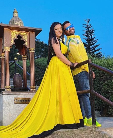 बता दें कि कई बार दोनों के अफेयर की भी खूब अफवाहें उड़ी हैं। हालांकि निरहुआ शादीशुदा हैं जबकि आम्रपाली दुबे ने अभी शादी नहीं की है। (All Photos: Amrapali Dubey Instagram)