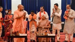 Anandiben Patel, CM Yogi