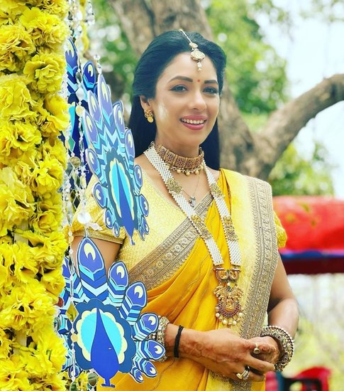 Anupama Actress Rupali Ganguly on Weight Gain: अनुपमा (Anupama) टीवी का सबसे चर्चित शो है और टीआरपी (TRP) के मामले में भी यह शो टॉप पर रहता है। शो में लीड किरदार एक्ट्रेस रूपाली गांगुली (Rupali Ganguly) निभा रही हैं और इस किरदार ने उन्हें घर-घर में प्रसिद्धि दिलाई है। अब एक्ट्रेस ने अपनी प्रेग्नेंसी (Rupali Ganguly Pregnancy) और उसके बाद की स्थिति पर बात की है।