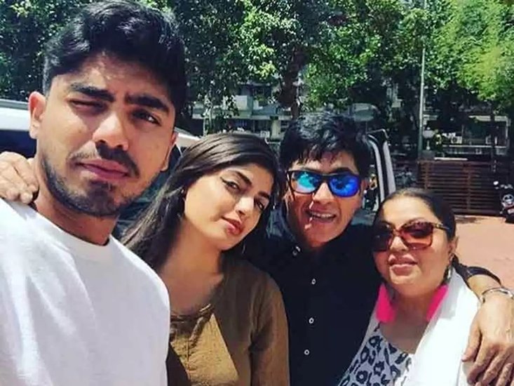 आसिफ ने कहा कि इसी तरह दोनों की मुलाकातें होने लगीं और फिर दोनों में नजदीकियां बढ़ गईं।  (यह भी पढ़ें: प्रेग्नेंसी में अपनी इस को-स्टार के लिए गाने गाते थे ‘मलखान’, ‘भाभी जी घर पर हैं’ की एक्ट्रेस ने सुनाया किस्सा)
