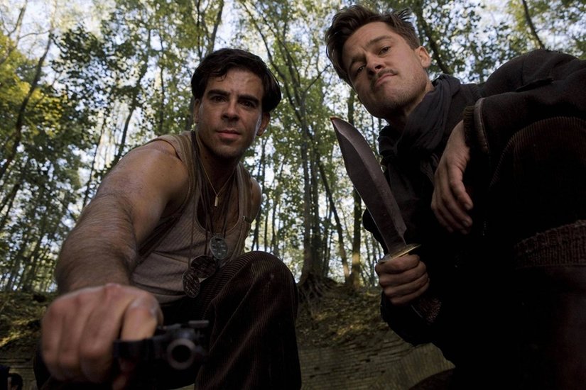 Inglourious Basterds: हॉलीवुड सुपरस्टार ब्रैड पिट की इस फिल्म में दिखाया गया है कि कैसे दूसरे वर्ल्ड वॉर के दौरान एक यहूदी अमेरिकी सैनिकों का ग्रुप एक नाजी नेता की हत्या की साजिश रचता है। इसे नेटफ्लिक्स और अमेजन प्राइम पर देख सकते हैं। 