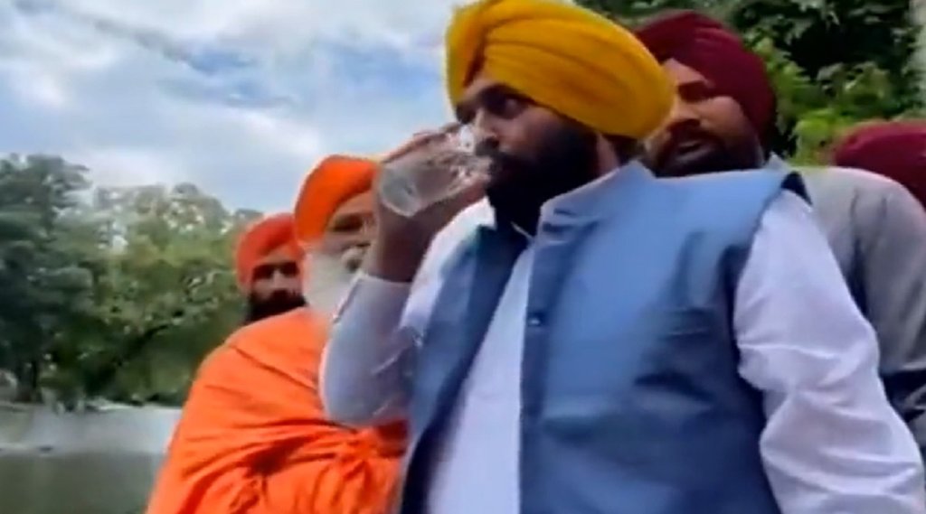 Bhagwant Mann drinking Kali Bein water|Bhagwant Mann| Bhagwant Mann in Delhi Hospital
