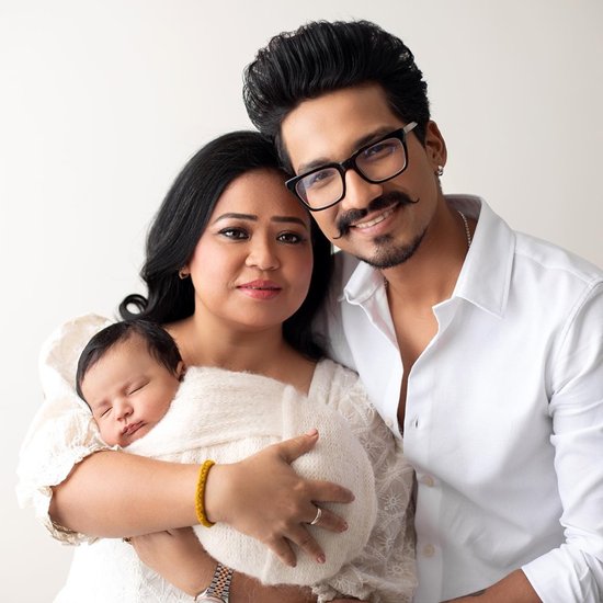 कॉमेडियन भारती सिंह भी इसी साल मां बनी हैं। जन्म के कई महीने बाद अब उन्होंने अपने बेटे का चेहरा दिखाया है। (Photo: Bharti Singh Instagram)