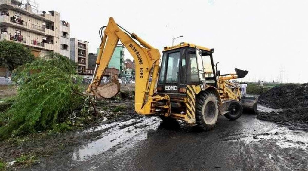 UP | Mau school | Bulldozer Drive | बुलडोजर | यूपी