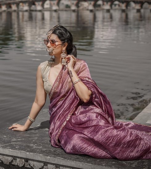 चारू असोपा ने सोशल मीडिया के जरिए कहा है कि हमेशा से लड़कियों को ही टारगेट किया जाता रहा है। (यह भी पढ़ें: मां की दोस्त पर दिल हार बैठे थे ललित मोदी, डिवोर्स लेकर मीनल ने रचाई थी शादी) 