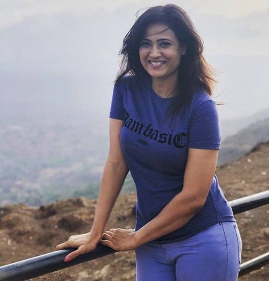 Shweta Tiwari: टीवी एक्ट्रेस श्वेता तिवारी की पहली शादी राजा चौधरी और दूसरी शादी अभिनव कोहली से हुई थी। दोनों ही शादियां श्वेता को रास नहीं आईं। दोनों से तलाक हो चुका है।