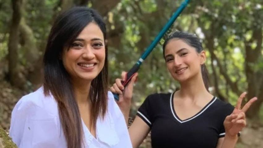  राजा चौधरी औऱ श्वेता तिवारी के तलाक के बाद बेटी पलक मां के साथ रहीं। 