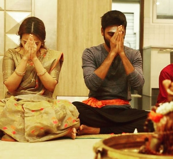 फिल्म खत्म होने के बाद उस थिएटर के मालिक ने धनुष और ऐश्वर्या को मिलवाया था और उस वक्त दोनों में बस हाय-हेलो ही हुई थी। (यह भी पढ़ें: यूं शुरू हुई थी शमिता शेट्टी और राकेश बापट की लव स्टोरी, अब ब्रेकअप कर अलग की राहें)