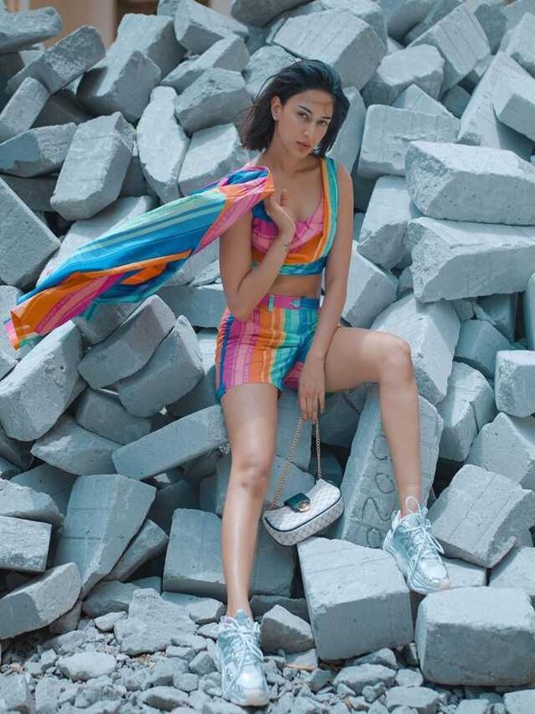 ERCIA IN FUNKY AND COLOURFUL LOOK