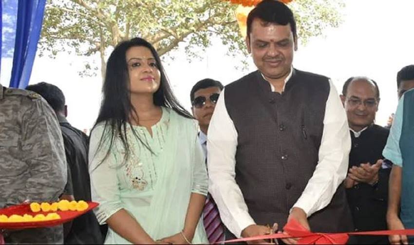 देवेंद्र फडणवीस ने साल 2019 में चुनाव आयोग को बताया था कि उनके पास कुल संपत्ति करीब पौने नौ करोड़ रुपये की है। 