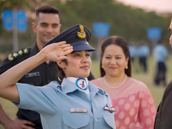 Gunjan Saxena: The Kargil Girl: इस फिल्म में जान्ह्वी कपूर लीड रोल में थी। इसे नेटफ्लिक्स पर स्ट्रीम कर सकते हैं। यह फिल्म ओटीटी पर ही रिलीज हुई थी। 