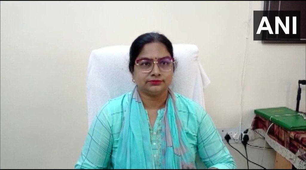 Uttar Pradesh | Hapur | composite primary school | हापुड़ | क्लास में उतरवा दिए छात्राओं के कपड़े