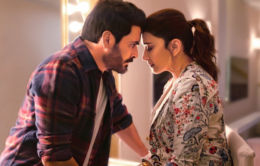 OTT प्लेटफॉर्म ने कई टैलेंटेड कलाकारों को मौका दिया है। जो कलाकार फिल्मों में सालों से पहचान बनाने की कोशिश में थे, OTT ने उन्हें एक अलग मुकाम दिया है। यहां तक कि 80 और 90 के दशक की मशहूर अदाकाराएं (80s and 90s Actress) भी अब ओटीटी पर दम दिखा रही हैं। साथ ही इनकी फिल्मों (Movies) और वेब सीरीज (Web Series) को आईएमडीबी (IMDb) से भी अच्छी रेटिंग मिल रही है। माधुरी दीक्षित (Madhuri Dixit) की बात करें तो उन्होंने 'द फेम गेम' (The Fame Game) से ओटीटी पर डेब्यू किया था। इसे आईएमडीबी (IMDb) ने 7.10 रेटिंग दी है। इसे नेटफ्लिक्स (Netflix) पर देख सकते हैं। 