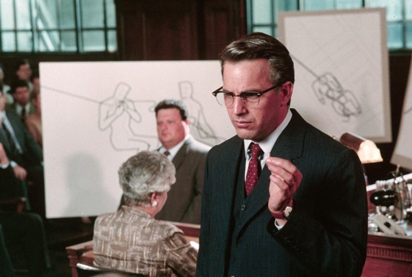 JFK: यह फिल्म नेटफ्रलिक्स पर है। इसमें दिखाया गया है कि कैसे अमेरिका के 35वें राष्ट्रपति जॉन एफ कैनेडी की हत्या की गई थी। (यह भी पढ़ें: OTT पर देख सकते हैं देश की इन चर्चित महिलाओं की बायोपिक, जानिए कौन सी रही हिट और कौन सी हुई फ्लाॅप)