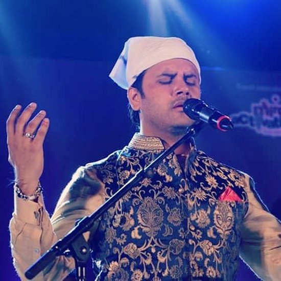 जावेद अली ने अपनी लॉन्ग टाइम गर्लफ्रेंड यास्मीन अली से शादी की है लेकिन यास्मिन से शादी करना उनके लिए आसान नहीं था। (Photo: Javed Ali Instagram)
