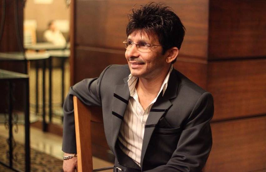 KRK: कमाल राशिद खान, जो केआरके के नाम से मशहूर हैं, वह सोशल मीडिया में अकसर चर्चा में रहते हैं। कई बार वह सोशल मीडिया के जरिये सरकार या किसी नेता को ट्रोल करते नजर आए तो वहीं कई बार वह फिल्मी सितारों से से उलझने के कारण चर्चा में रहे। हाल ही में उन्होंने शाहरुख खान को लेकर भी कुछ कहा है।