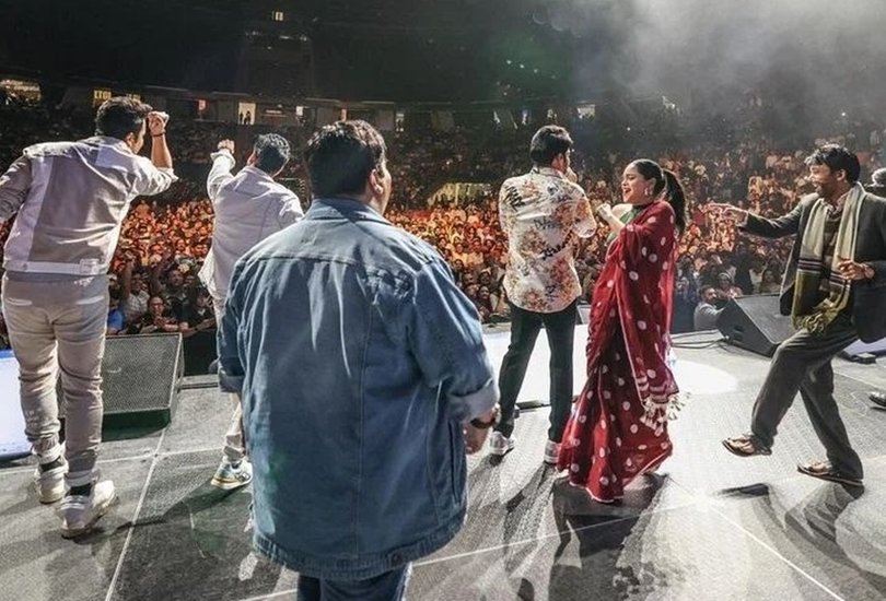 लेकिन कपिल ने केवल 5 शो ही किए थे और इवेंट कंपनी को एक शो के नुकसान की भरपाई करने का वादा किया था। कंपनी का दावा है कि कपिल ने भरपाई नहीं की जिसके बाद कोर्ट केस चल रहा है। (All Photos: Team Kapil Sharma Instagram)