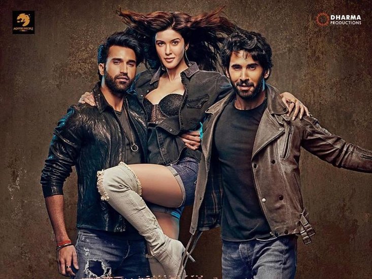 करण जौहर (Karan Johar) द्वारा उनकी फिल्म ‘बेधड़क’ (Bedhadak Postpone) को पोस्टपोन करने की खबरें आ रही है। कहा जा रहा है कि करण ने फिल्म को फिलहाल ठंडे बस्ते में डाल दिया है। फिल्म का ऐलान बड़े जोर शोर से हुआ था। इस फिल्म से संजय कपूर की बेटी शनाया कपूर (Shanaya Kapoor) बॉलीवुड में कदम रखने जा रही थीं। ये पहला मौका नहीं है जब जबरदस्त अनाउंसमेंट के बाद फिल्म को ठंडे बस्ते में डाल दिया गया हो। पहले भी ऐसा कई फिल्मों के साथ हुआ है। आइए डालते हैं एक नजर: