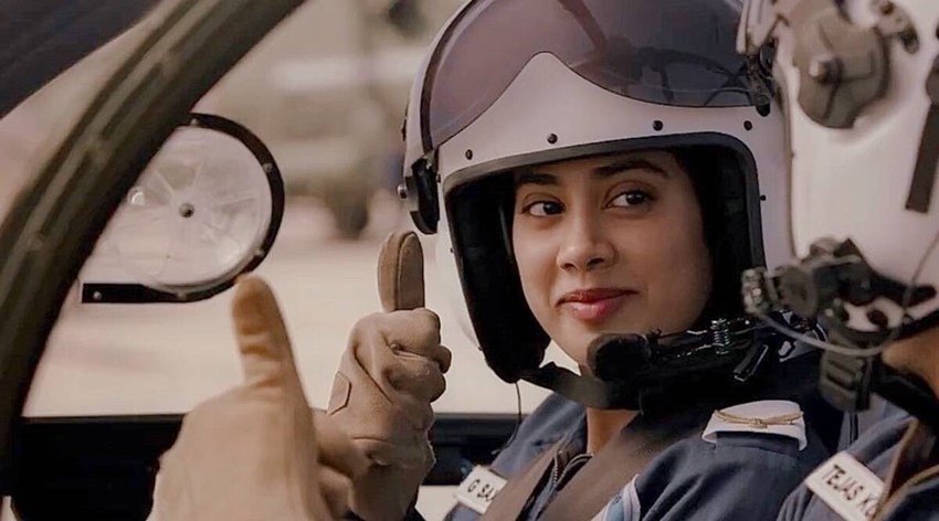Gunjan Saxena: The Kargil Girl: गुंजन सक्सेना कारगिल वॉर की हीरो साबित हुई थीं। उन पर बनी इस फिल्म में जाह्नवी कपूर ने गुंजन सक्सेना का किरदार निभाया है। यह नेटफ्लिक्स पर है।  