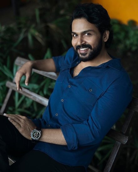 कार्थी ने कहा कि हर किसी को अपने कंफर्ट जोन से बाहर आने में डर लगता है और दाढ़ी मेरा कंफर्ट जोन थी। (यह भी पढ़ें: ‘हम दोनों एक कमरे में हैं तो नुकीली चीजें छिपानी पड़ेंगी’, जानिए तलाक पर पूर्व पति के लिए क्या बोलीं सामंथा) 