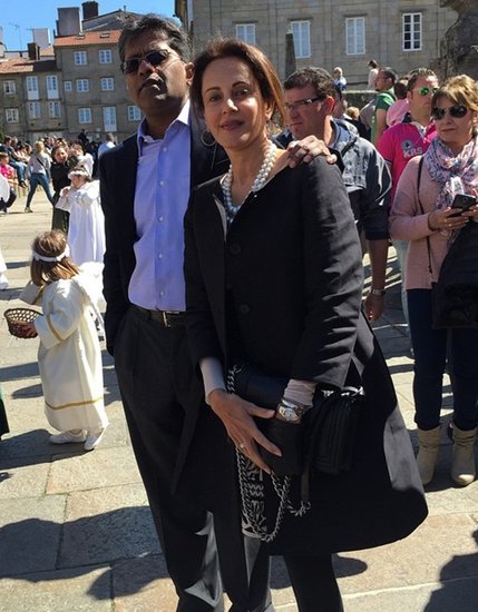 तलाक के बाद मीनल और ललित के बीच बातचीत दोबारा शुरू हुई और दोनों एक-दूसरे को डेट करने लगे। ललित ने अपनी दादी दयावती मोदी को दोनों की शादी के लिए मना लिया और अपने पक्ष में कर लिया। (यह भी पढ़ें: एक दशक की पहचान के बाद विद्युत जामवाल और नंदिता मेहतानी को हुआ था प्यार, अब शादी के बंधन में बंधने की तैयारी में कपल)