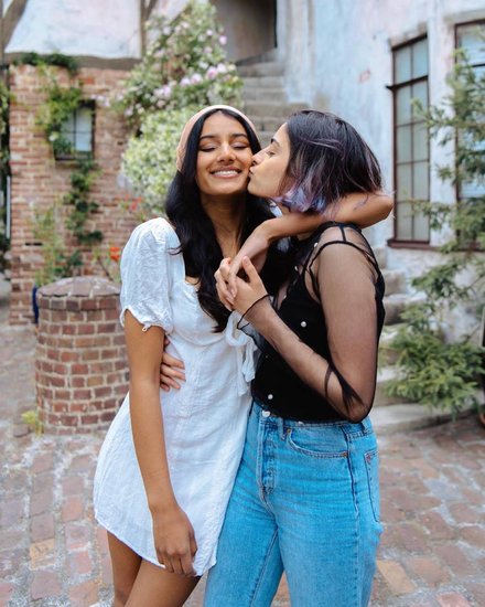 अंजलि मूल रूप से भारतीय हैं और सूफी पाकिस्तानी। दोनों की मुलाकात सोशल मीडिया के जरिये हुई थी।