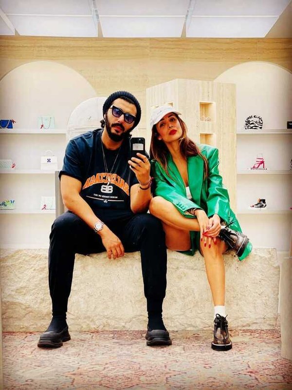 MALAIKA ARORA SHOPOHOLIC - ARJUN KAPOOR REVEALED