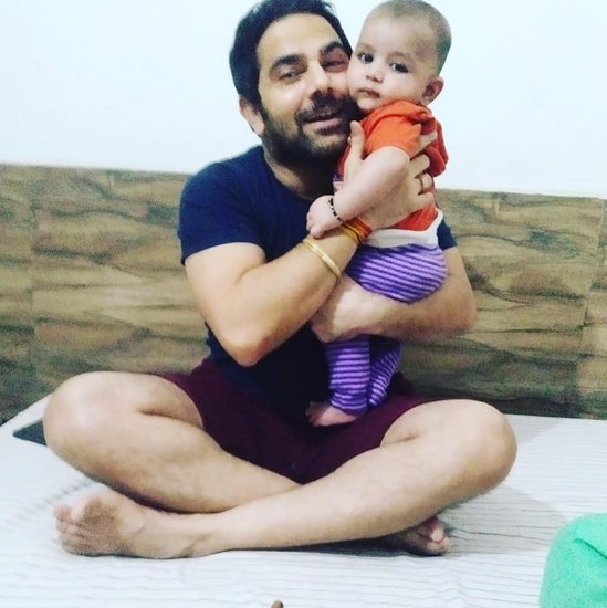 शो में मलखान और टीका का किरदार हमेशा मस्ती मजाक करते और लड़कियों की तलाश करते हुए ही नजर आता था। (यह भी पढ़ें: जब स्ट्रगल के दिनों में पार्क में ही सो जाया करती थीं उर्फी जावेद, छलका एक्ट्रेस का दर्द)
