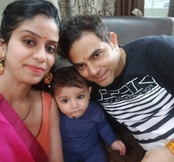 दीपेश अपने परिवार को ही अपना जीवन और सब कुछ मानते थे। सोशल मीडिया पर वह अपने परिवार के लिए अपने प्यार का इजहार भी करते रहते थे। (यह भी पढ़ें:‘मलखान सिंह’ से पहले ये टीवी एक्टर्स भी बहुत जल्दी छोड़ गए दुनिया, किसी ने किया सुसाइड तो कोई हुआ हादसे का शिकार)