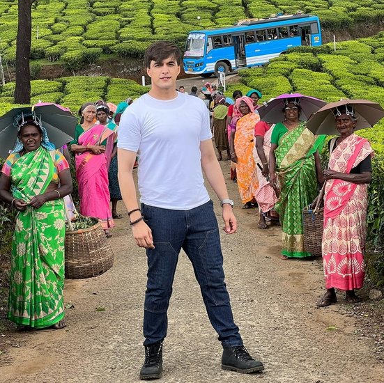 मोहसिन ने कहा कि यह बेहद अच्छा शो है और इसमें जो भी लोग हिस्सा ले रहे हैं, उन्हें मेरी तरफ से शुभकामनाएं। 
