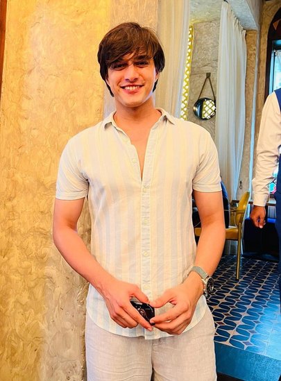 आज मोहसिन खान के लाखों फैंस हैं और वह मोहसिन के नए प्रोजेक्ट के लिए काफी एक्साइटेड रहते हैं। 