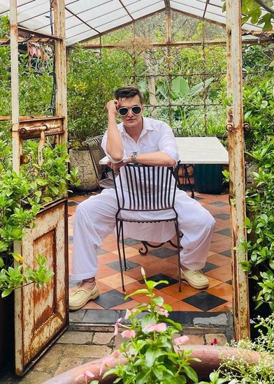 हालांकि बॉलीवुड में मोहसिन खान शाहरुख खान को अपना आइडल मानते हैं। शाहरुख खान के साथ वह कई बार इंस्टाग्राम स्टोरी पर तस्वीरें भी शेयर कर चुके हैं। (Photo: Mohsin Khan Instagram)