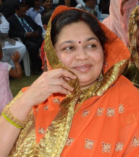साधना गुप्ता खुद भी राजनीति में आना चाहती थीं लेकिन मुलायम सिंह के मना करने के कारण ऐसा ना हो सका। (यह भी पढ़ें- शिवपाल के काफी करीब थीं साधना, नहीं भूलती थीं मुलायम के छोटे भाई का त्याग)