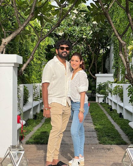 नयनतारा ने इसी साल जून के महीने में डायरेक्टर विग्नेश शिवन के संग शादी रचाई है।